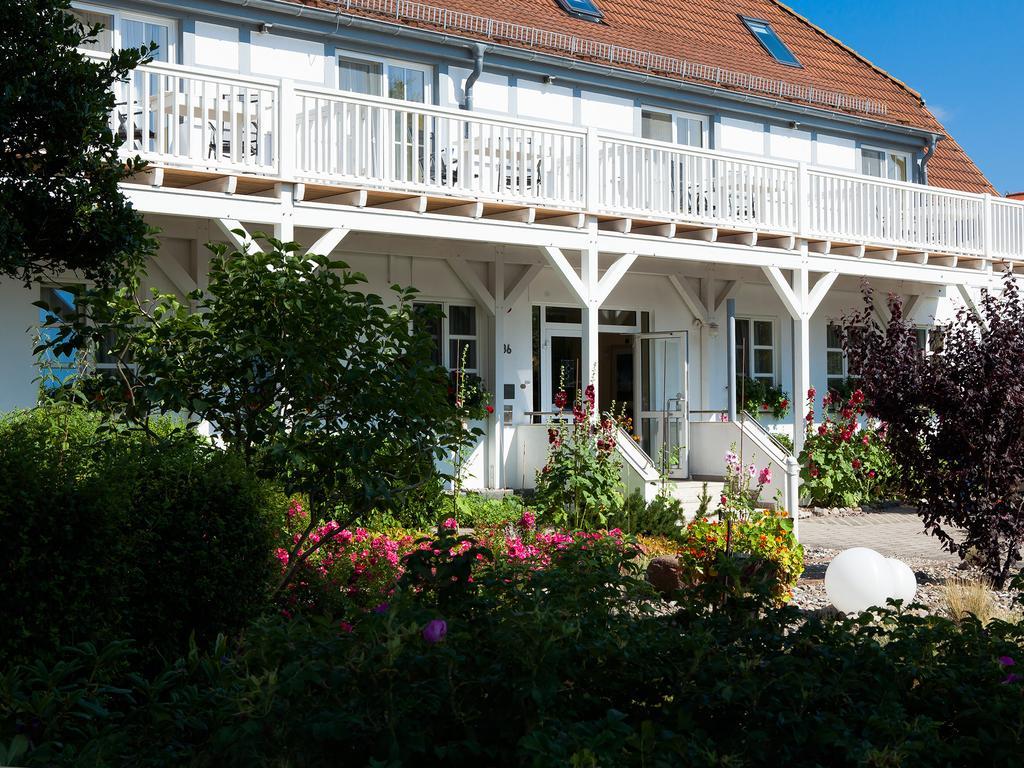 Haus Am Meer Hotell Ahrenshoop Exteriör bild
