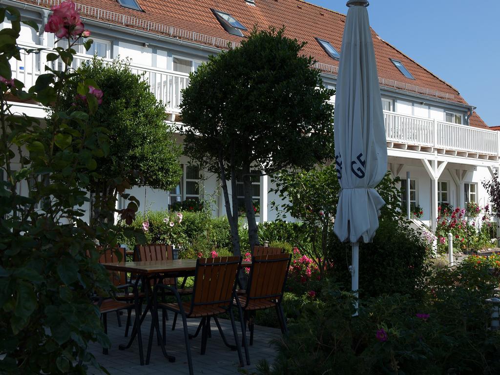 Haus Am Meer Hotell Ahrenshoop Exteriör bild