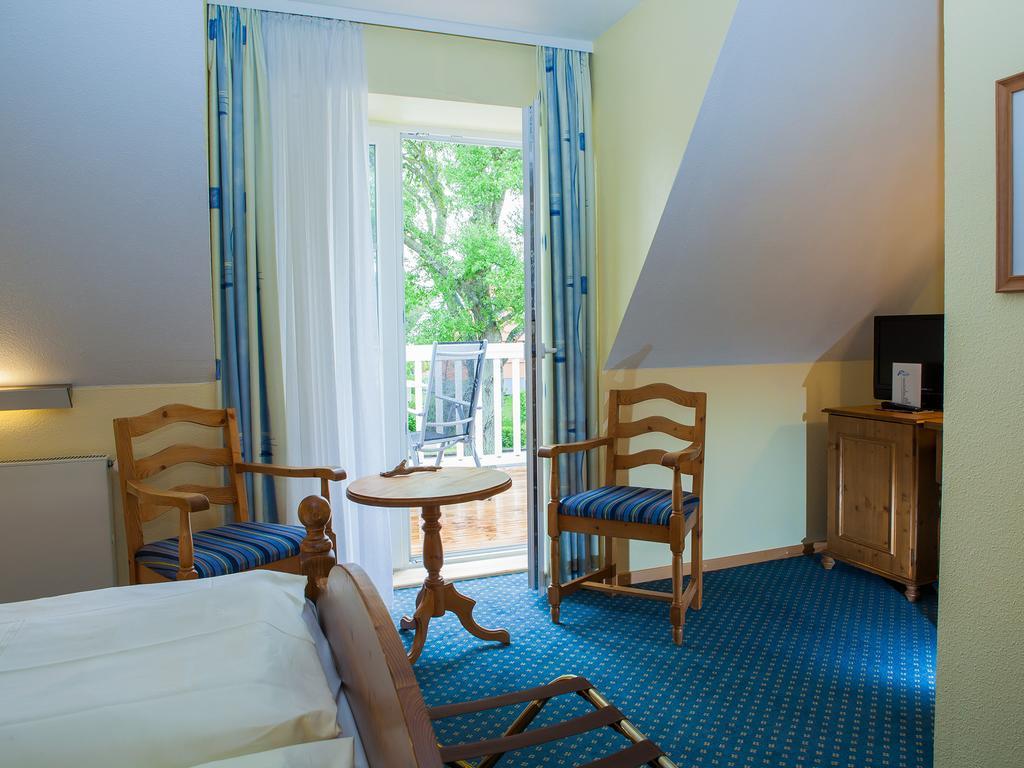 Haus Am Meer Hotell Ahrenshoop Exteriör bild